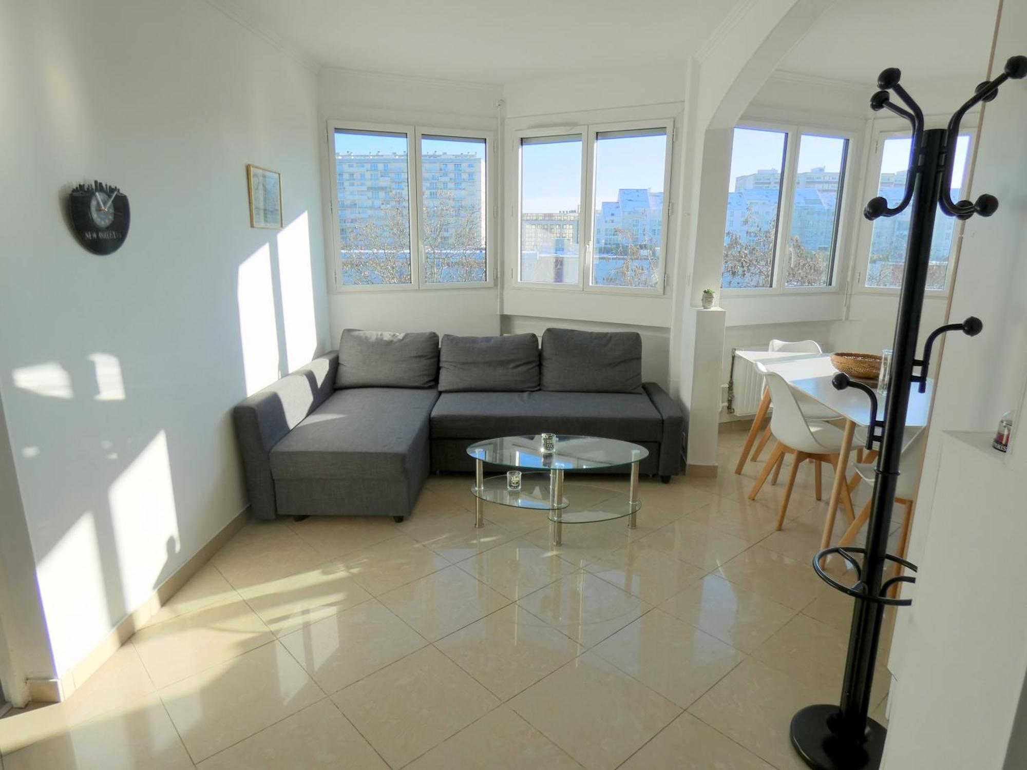 Ferienwohnung 37M2 Lumineux Face Gare Sncf, Wifi Et Cafe Et The Offerts Orléans Exterior foto